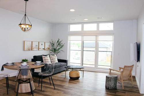 Beachview getaway at the New Carlyle 202 on the Main strip in Grand Bend