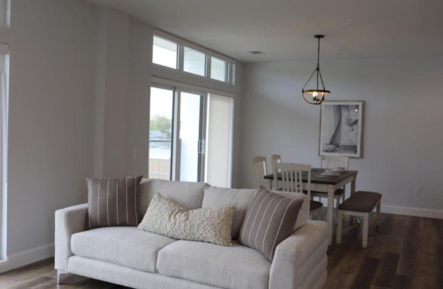 Beachview getaway at the New Carlyle 300 on the Main strip in Grand Bend