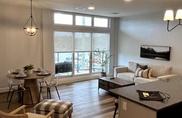 Beachview getaway at the New Carlyle 305 on the Main strip in Grand Bend