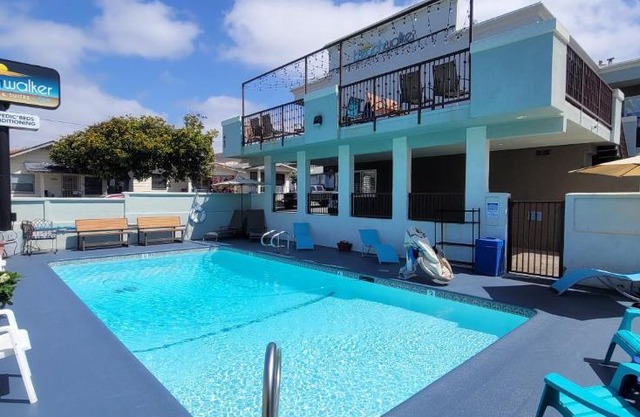 Beachwalker Inn & Suites