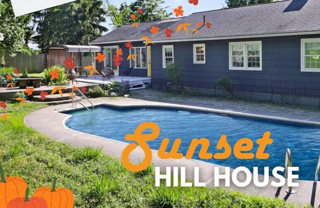 Beacon Fishkill Autumn Bliss 4BR BBQ Fire Pit