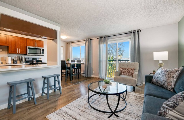 Beacon Hill Two Bedroom with Views
