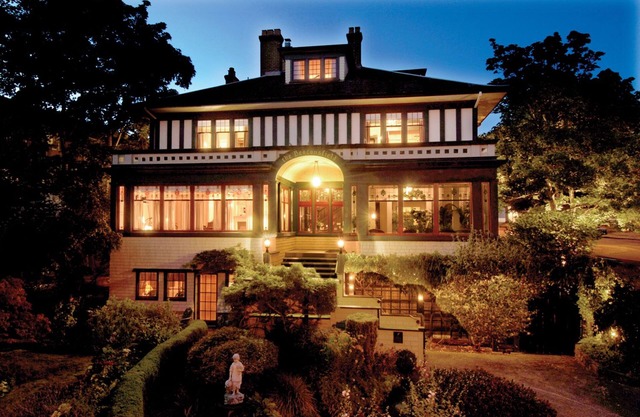 Beaconsfield Inn