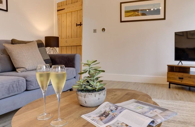 Beam End Snainton - Modern 2-bedroom Stone Cottage
