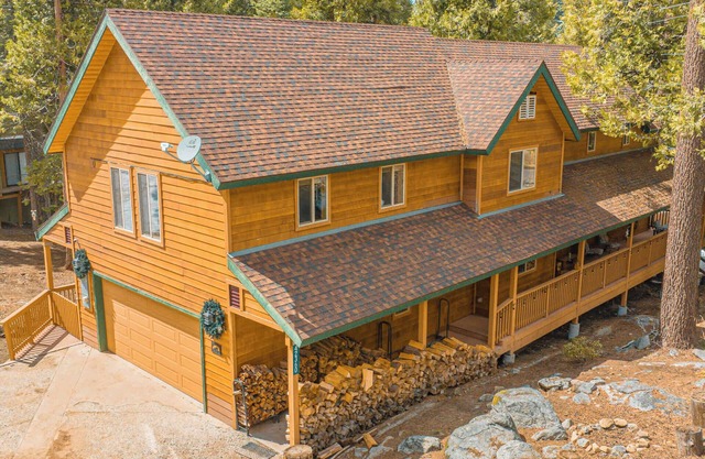 Bear Bottoms Cabin|Huge GAME ROOM!