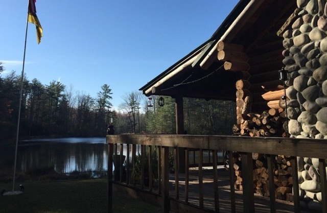 Bärenhütte am Gnats Hollow Lake