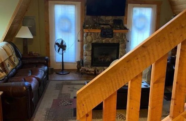 Bear Creek Lodge: By First Lake, Ride from Cabin