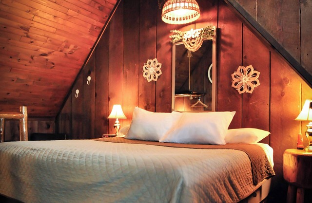 Bear Creek Motel And Cabins