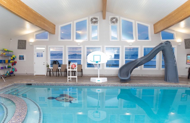 Bear Lake Gathering House - Großes privates Hallenbad & Rutsche - für bis zu 30 Personen!