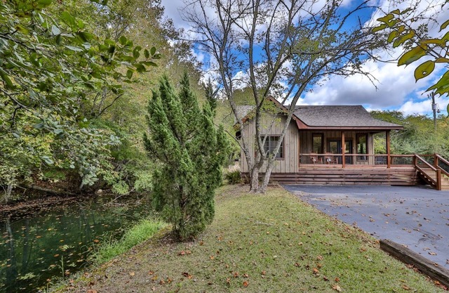 Bear Lake Retreat | Cherry Log, GA