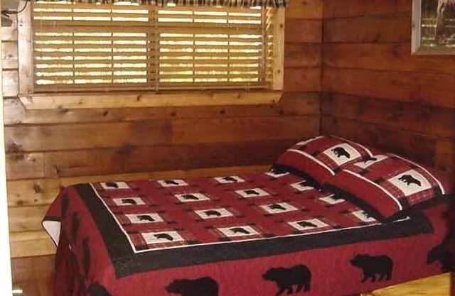 Bär Notwendigkeit Log Cabin - Forellenteich, Wasserfall