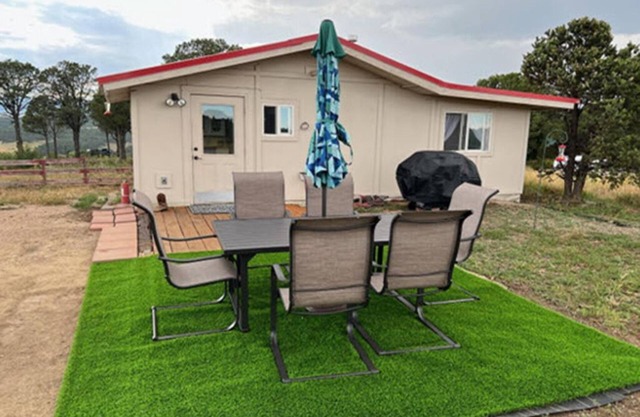 Bear's Den Cabin, Aguilar, CO Sleeps 4 - 2 bedrooms – 1 bathroom