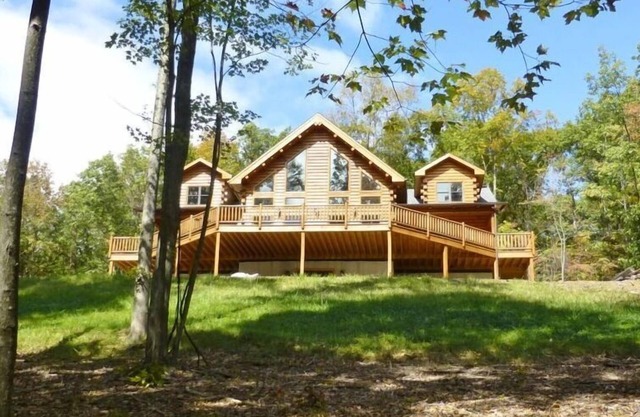 Bear Paw Lodge - Rustic Mountain Escape