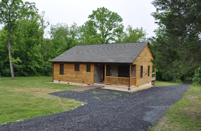 Bear Timbers log cabin on the Shenandoah River
