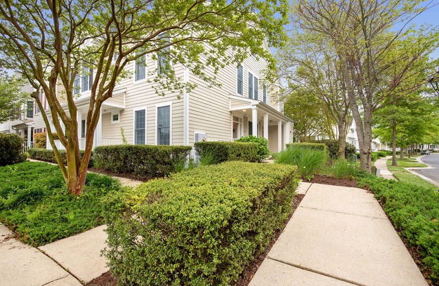 Bear Trap Dunes 2nd floor condo w/ free WiFi, basketball court, and gym