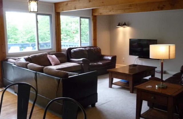 Bear Valley King Suite - at the Bearvalley Guesthouse