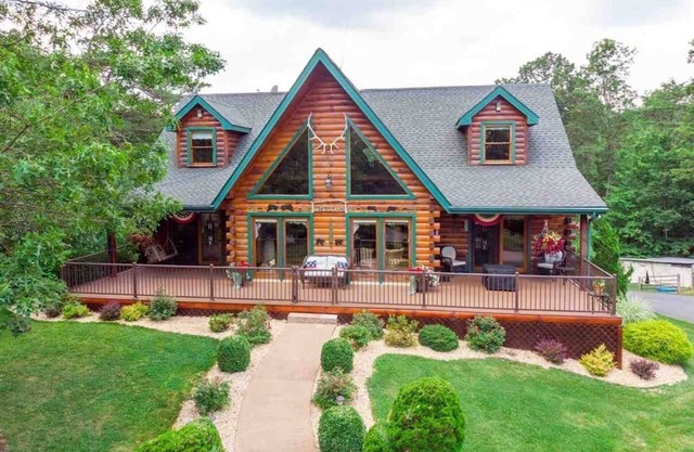 Bear Villa Lodge-Sleeps 10 comfortably, nature galore, about 25 mins to JMU