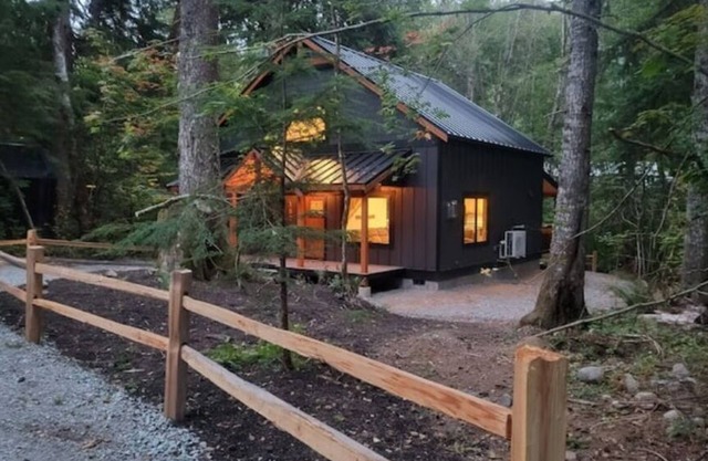 Bearfoot chalet. Sleeps 6/ Hot tub