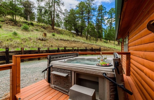Bears Gone Fishing- Hot Tub, Decks, Near Trails