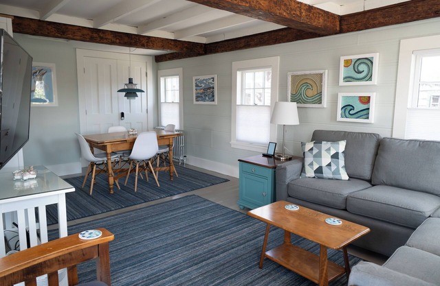 Bearskin Neck Rental with 2 private decks!, Bearskin Neck Rental with 2 bed, 1 bath, and 2 private d