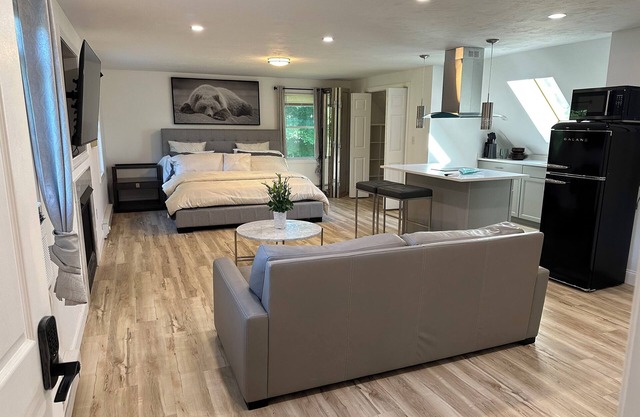 Beatiful Studio in Raynham MA, minutes to shopping, Massasoit State park, etc