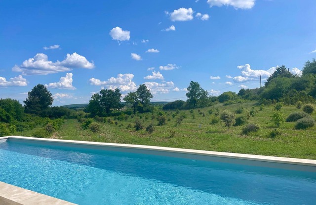 Landhaus 'Beau Gite' mit privatem Pool, privater Terrasse und Wi-Fi
