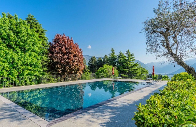 Beautiful apartment for 4 guests with A/C, pool, WIFI, TV, patio and parking