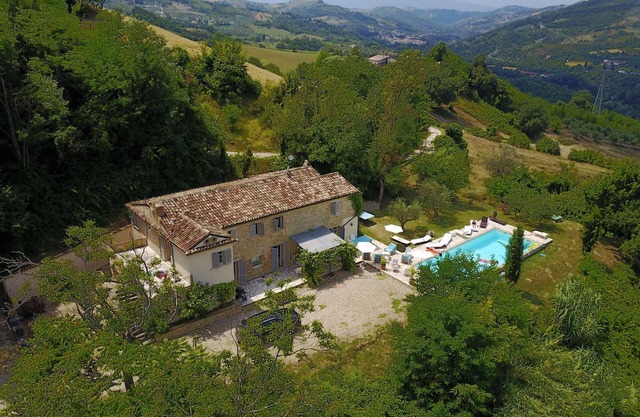 Schöne Villa, herrliche Aussicht mit schönem Pool