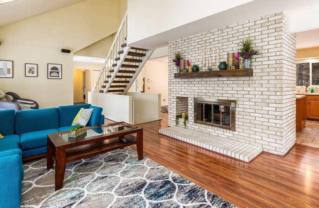 Beautiful Home On Sprawling Property Sleeps 10!
