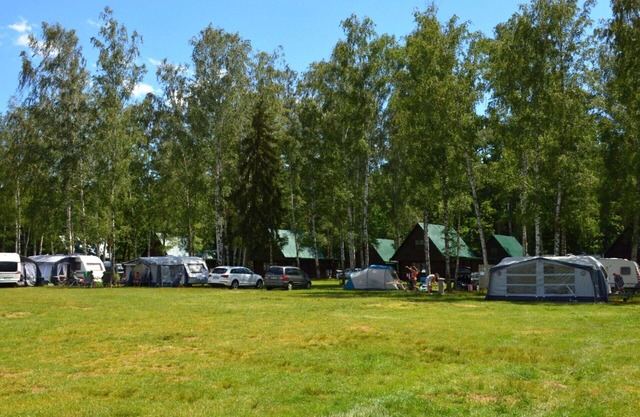 Angenehme Wohnung in einem Ferienhaus mit W-LAN, TV, Innenhof, Haustiere erlaubt und Parkplatz