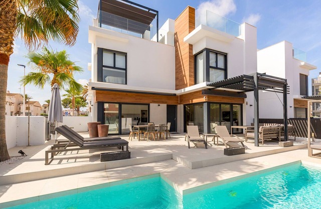 Beautiful House in Santiago de la Ribera