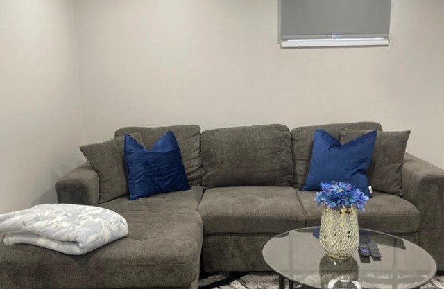 Beautiful 1 Bedroom Basement Apartment in Ottawa