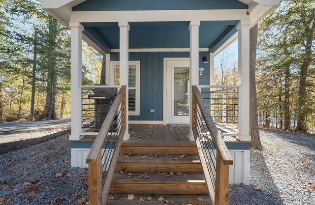 Beautiful 1-Bedroom Tiny Home 1/2 Mile from Marina and Boat Ramp #408!
