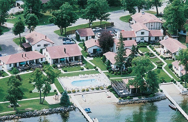 Beautiful 1 bedroom unit at resort, sleeps 4