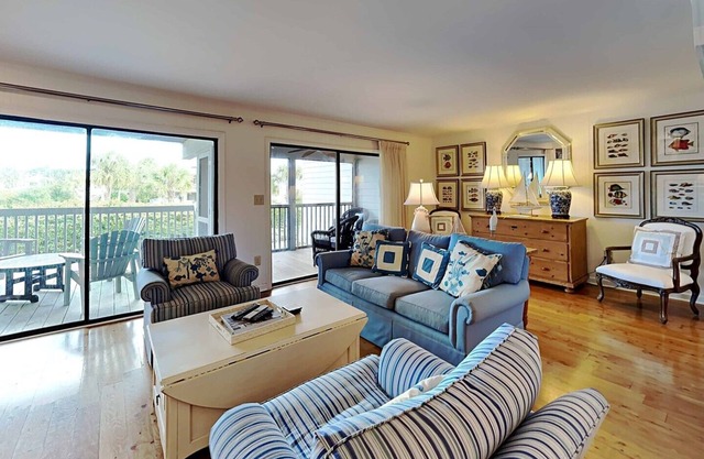 Beautiful 16B Inlet Point Condo