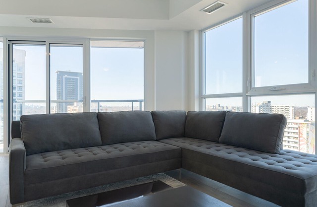 Beautiful 1BDRM in the heart of cabbage town