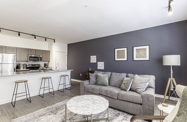 Beautiful 1BR near Medical District & Downtown