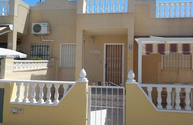 Bungalow 2 Schlafzimmern. mit terrasse, solarium + herrlicher gemeinschaftspool