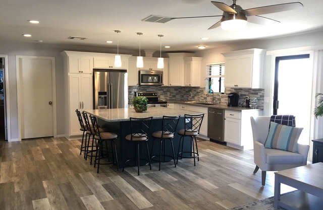 Beautiful 2 bedroom in quiet neighborhood