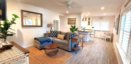 Beautiful 2 Bed Beach Condo #120