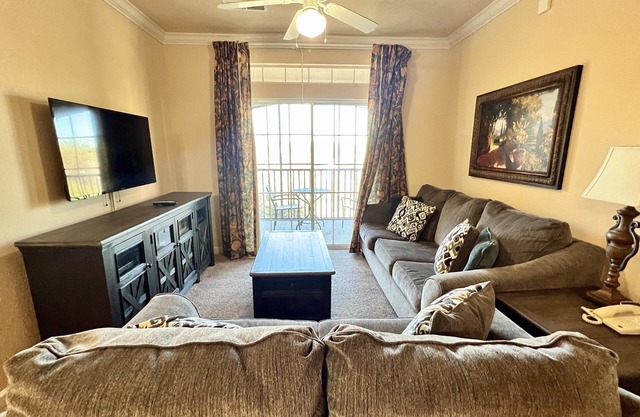 Beautiful 2 Bed Condo in Tuscana Resort-2SLTCO3