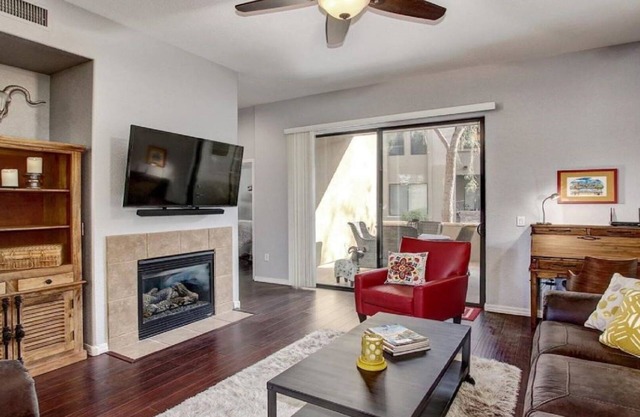 Schöne 2-Zimmer-Wohnung in Prime Paradise Valley / Scottsdale Area