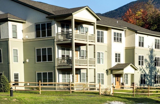 Beautiful 2 bedroom unit at resort, sleeps 10