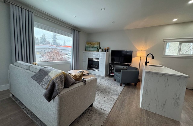 Beautiful 2 bedroom guest house in Fruitvale