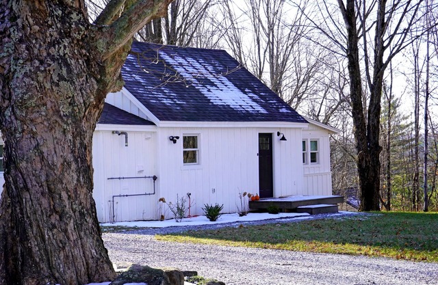 Beautiful 2-Bedroom + Loft with Hot Tub at Lake Ashmere