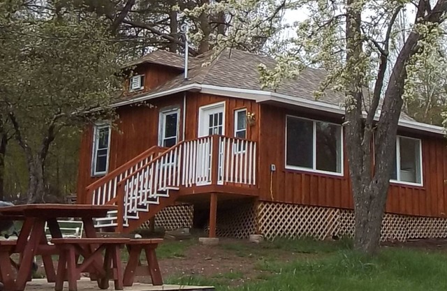 Schöne 2 Schlafzimmer Hütte neu renoviert. Das Hotel liegt auf einem 15 Hektar großen Bauernhof