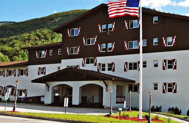 Beautiful 2 bedroom unit at resort, sleeps 6