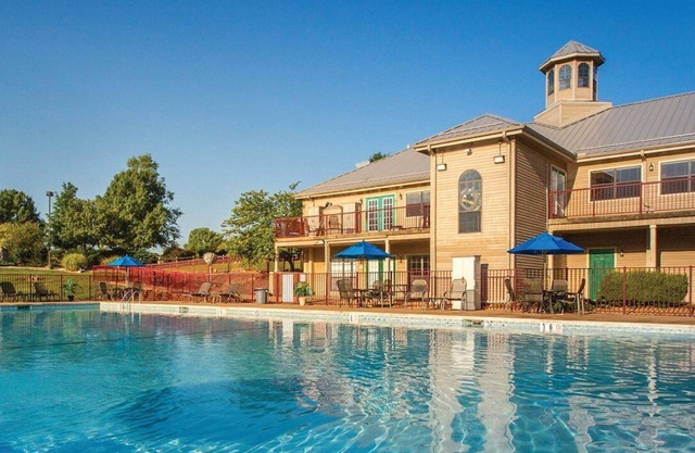 Beautiful 2 bedroom unit at resort, sleeps 6