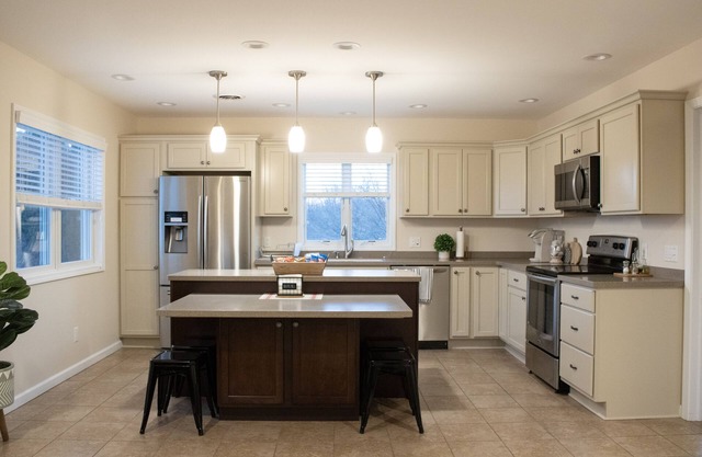 Beautiful 2 bedroom apartment, close to Canandaigua lake