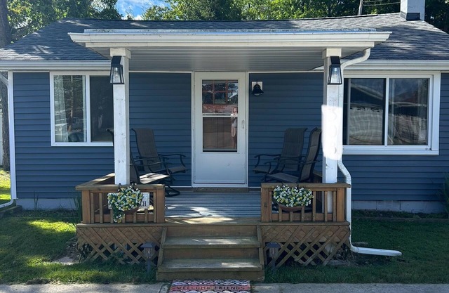 Beautiful 2-bedroom cabin in East Tawas